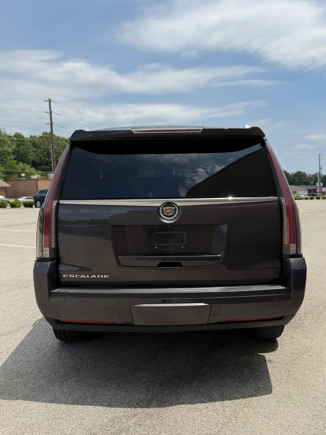 Cadillac Escalade 4WD 4dr Premium 2015