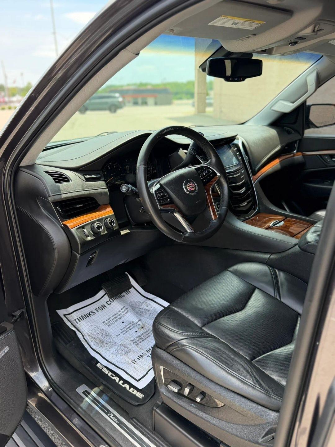 Cadillac Escalade 4WD 4dr Premium 2015