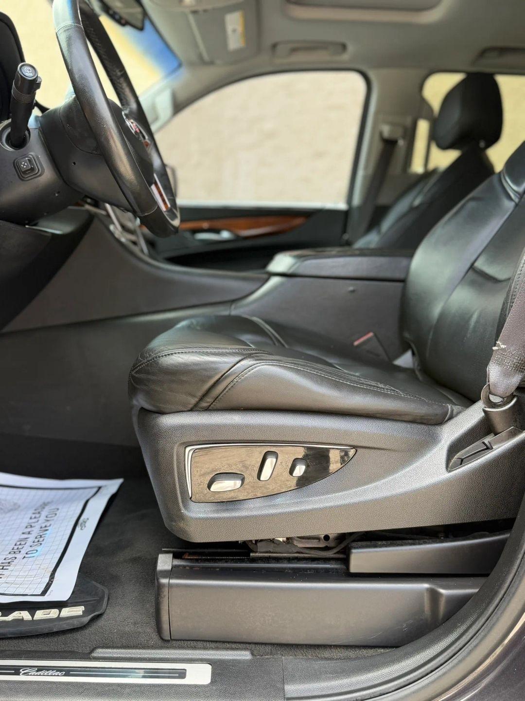 Cadillac Escalade 4WD 4dr Premium 2015