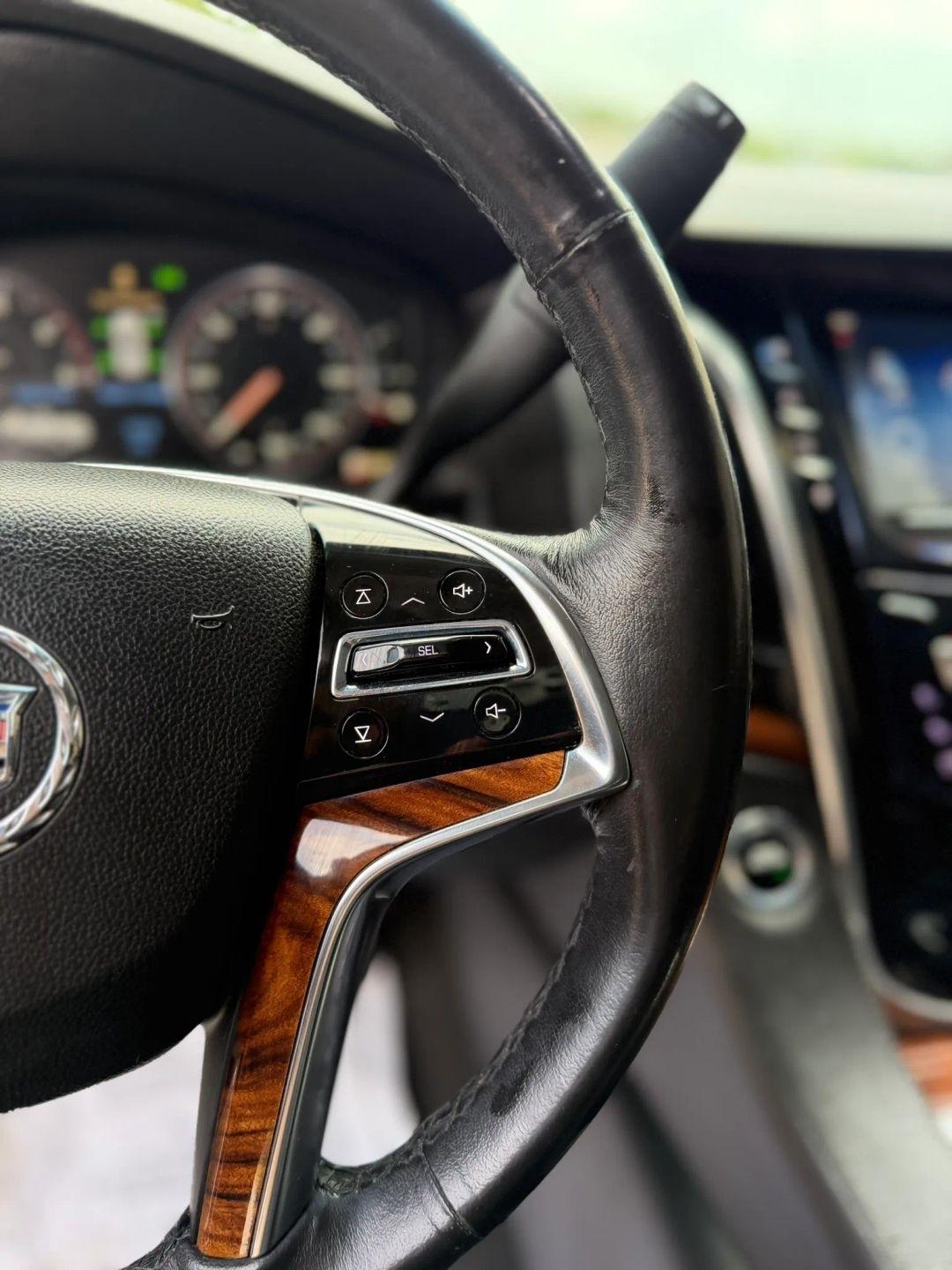 Cadillac Escalade 4WD 4dr Premium 2015