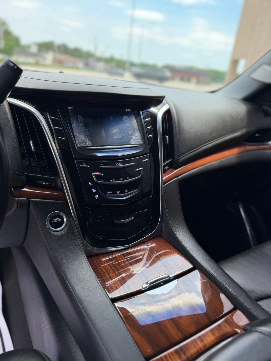 Cadillac Escalade 4WD 4dr Premium 2015