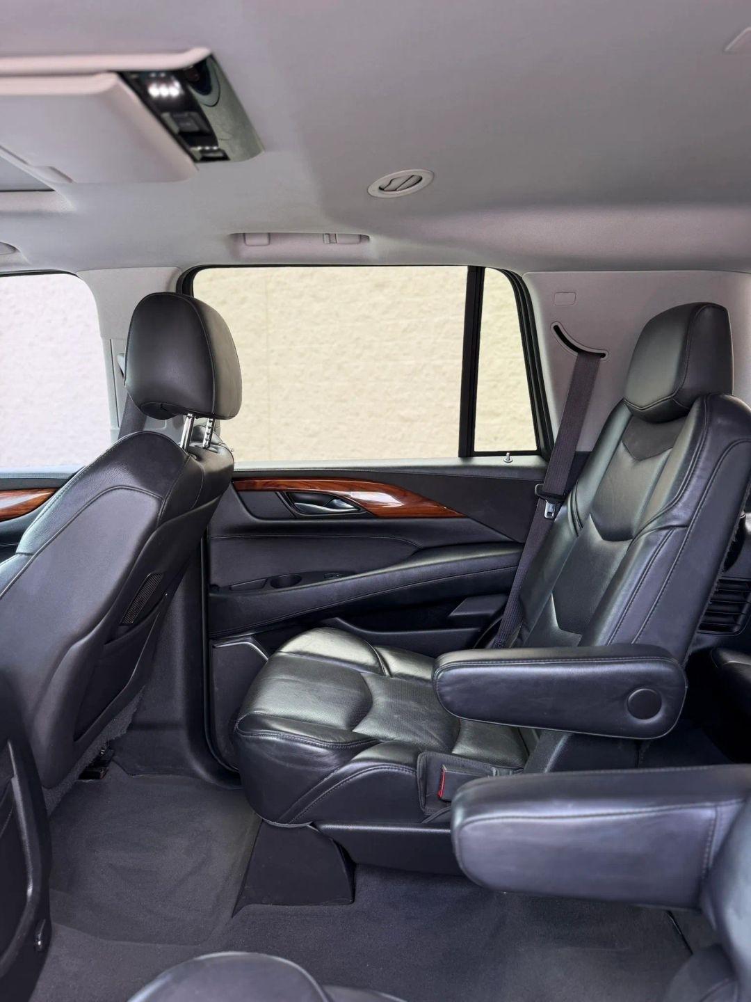 Cadillac Escalade 4WD 4dr Premium 2015