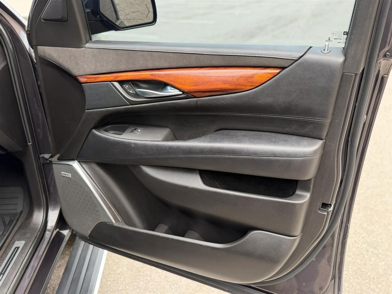 Cadillac Escalade 4WD 4dr Premium 2015