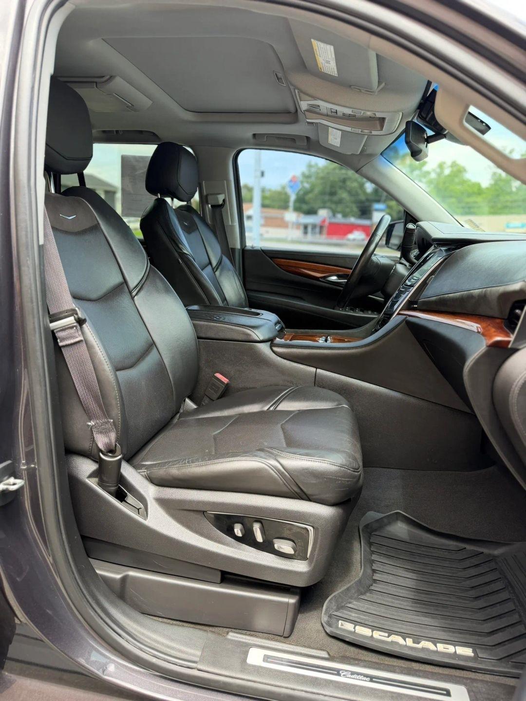 Cadillac Escalade 4WD 4dr Premium 2015