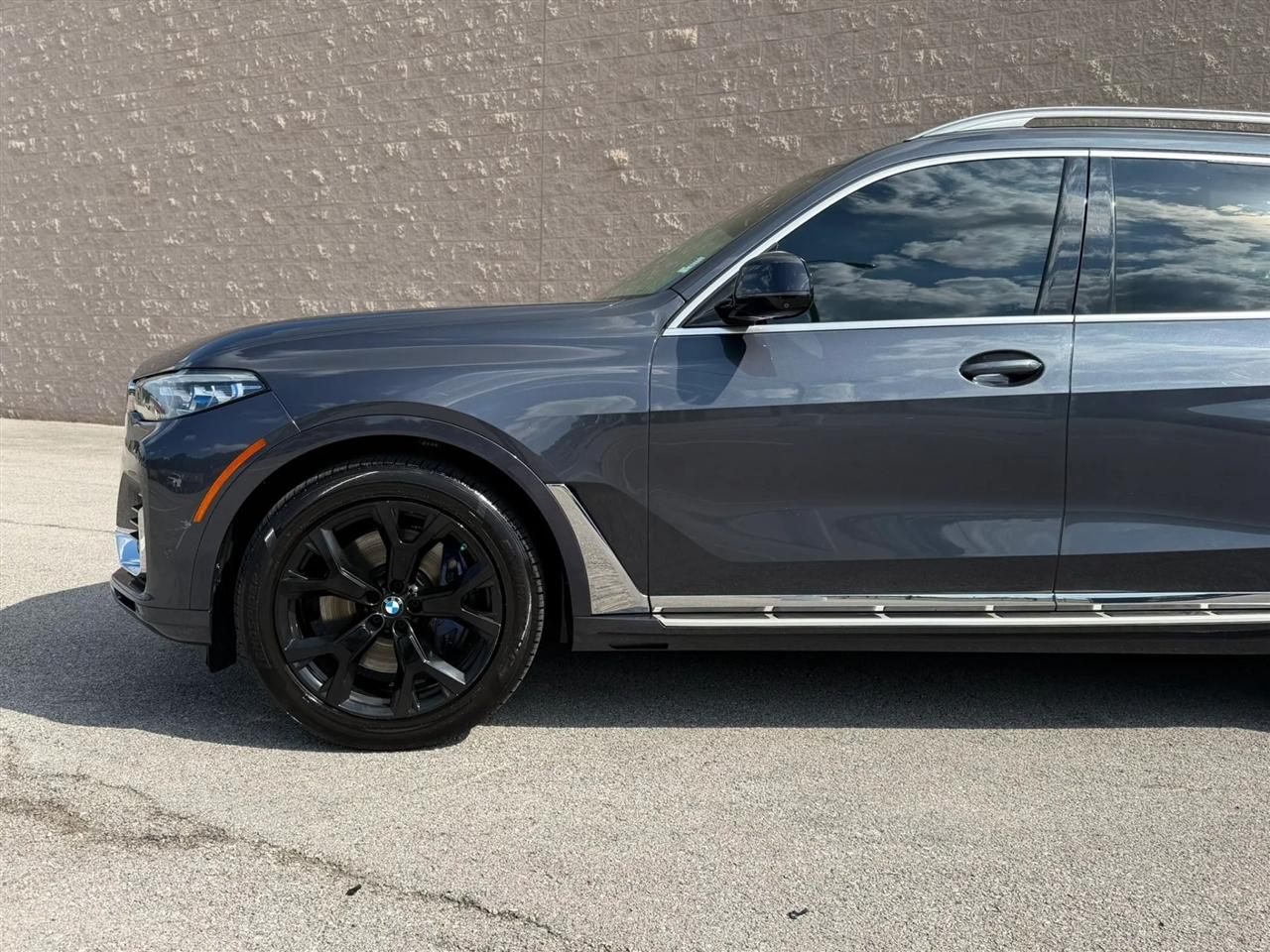 BMW X7 xDrive50i Sports Activity Vehicle 2019
