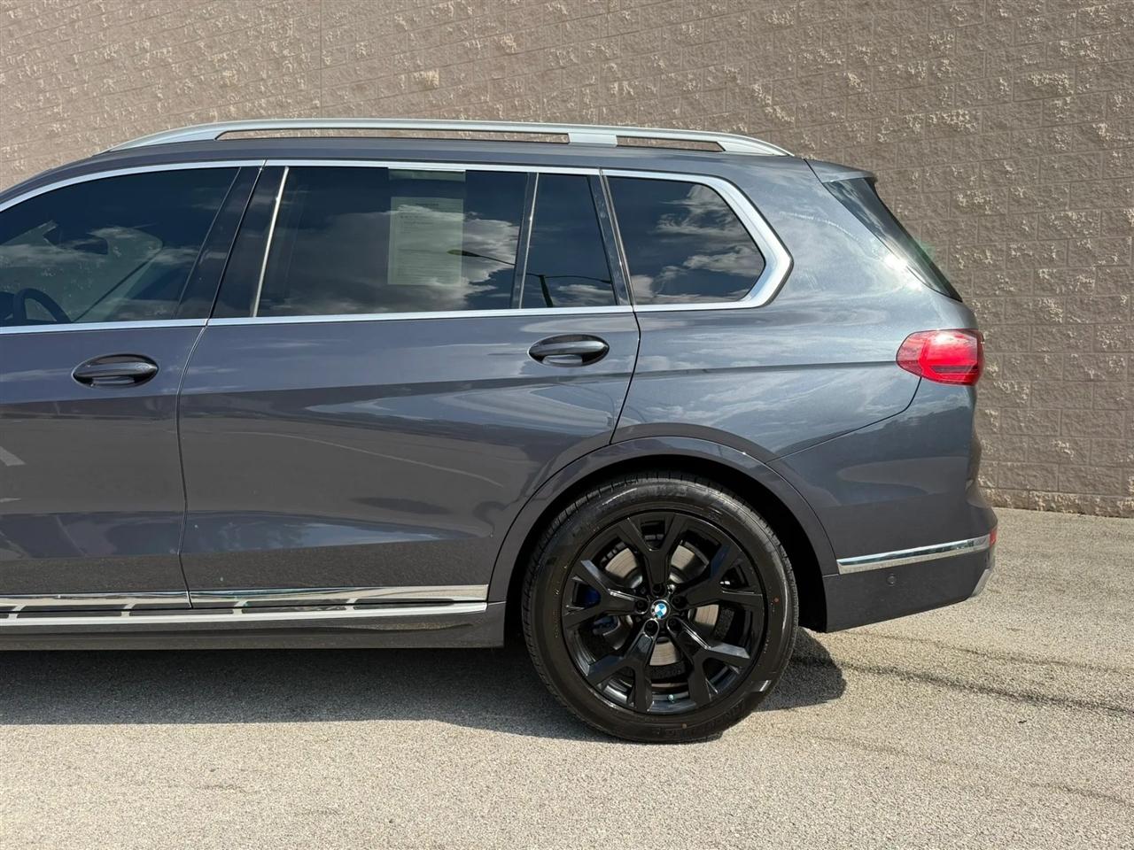 BMW X7 xDrive50i Sports Activity Vehicle 2019