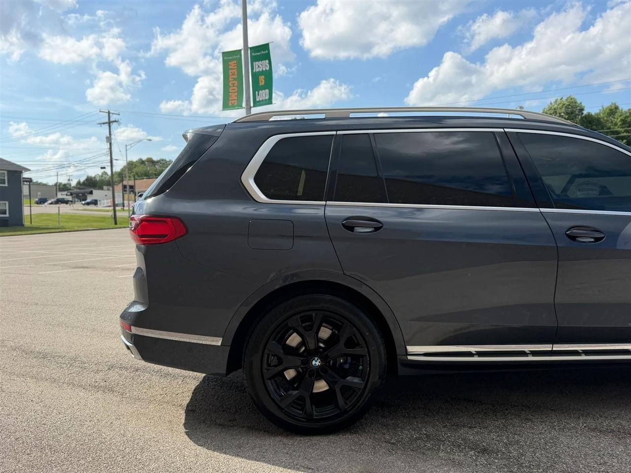 BMW X7 xDrive50i Sports Activity Vehicle 2019