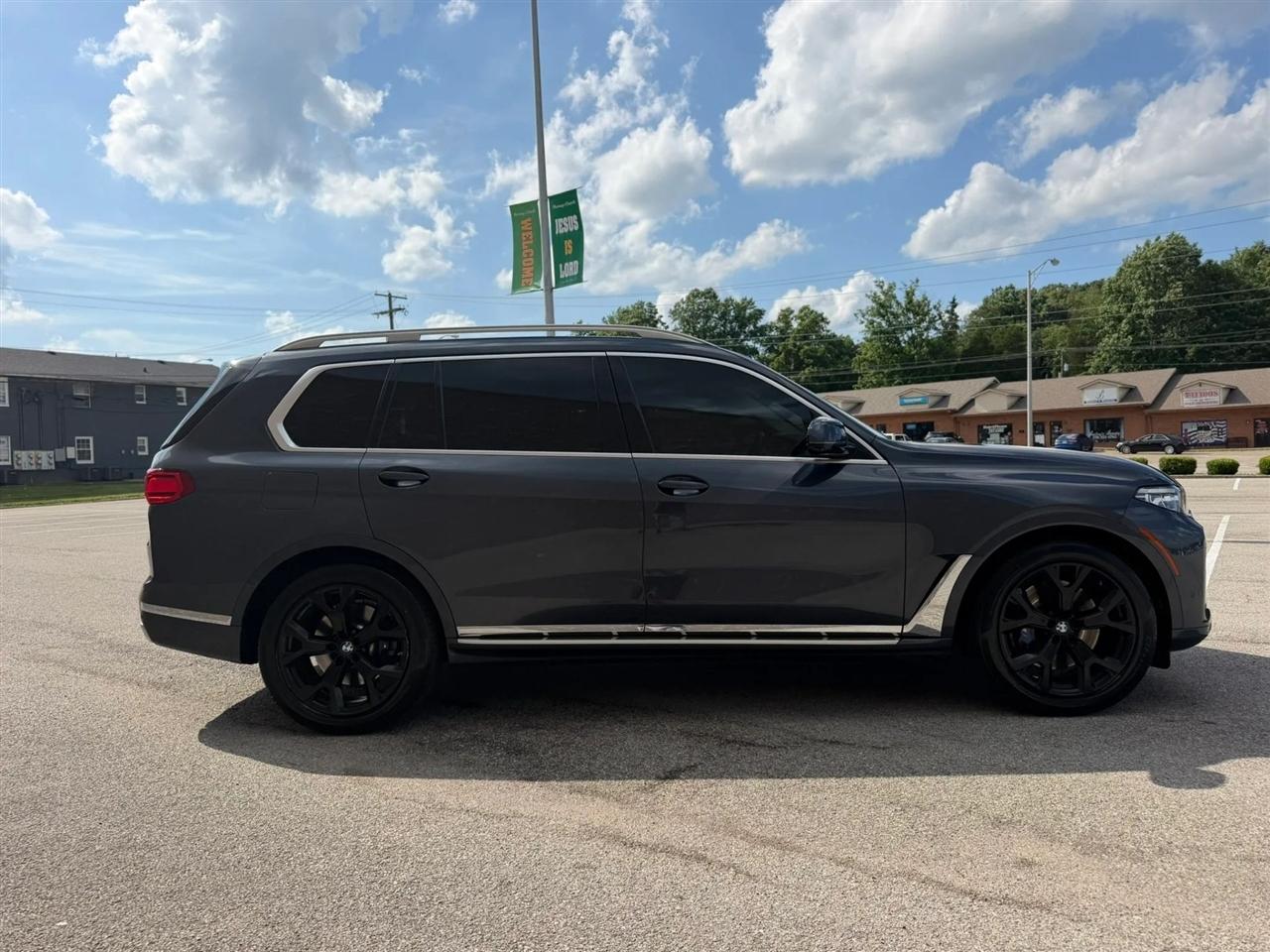 BMW X7 xDrive50i Sports Activity Vehicle 2019