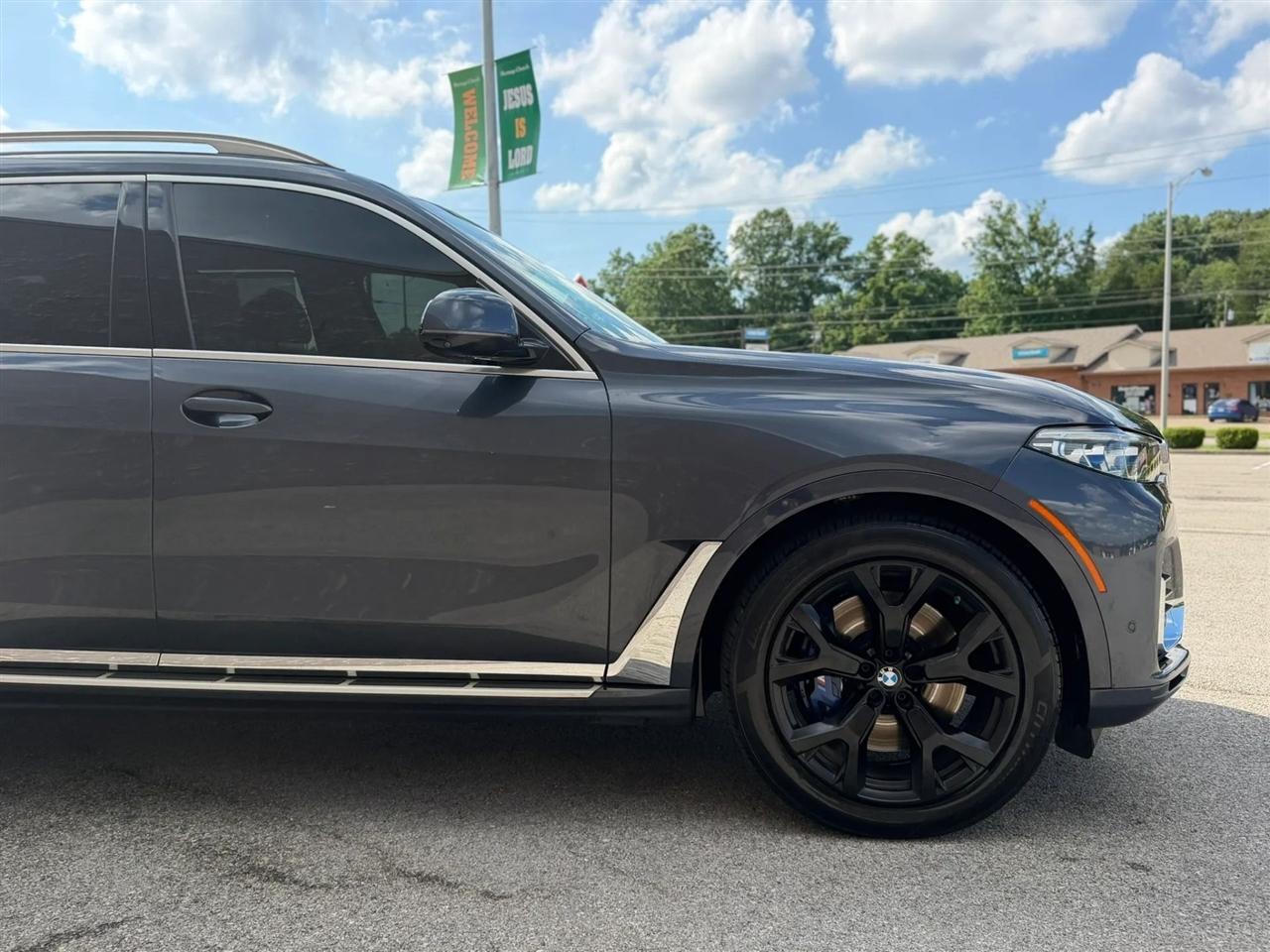BMW X7 xDrive50i Sports Activity Vehicle 2019