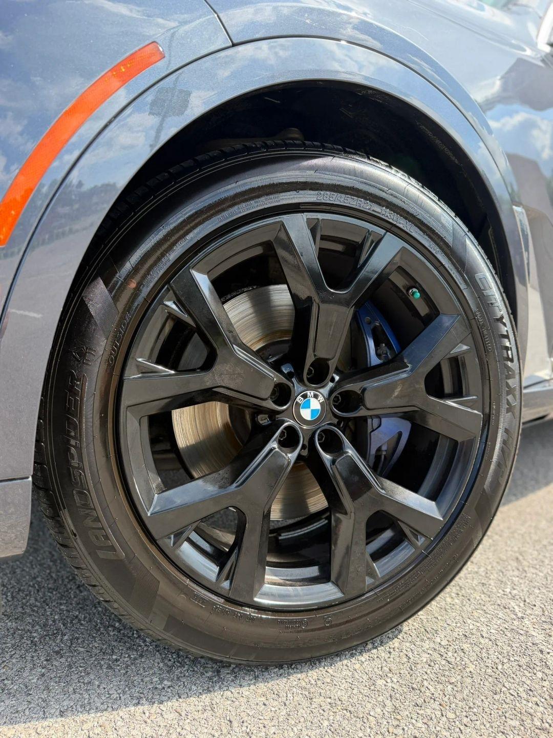 BMW X7 xDrive50i Sports Activity Vehicle 2019
