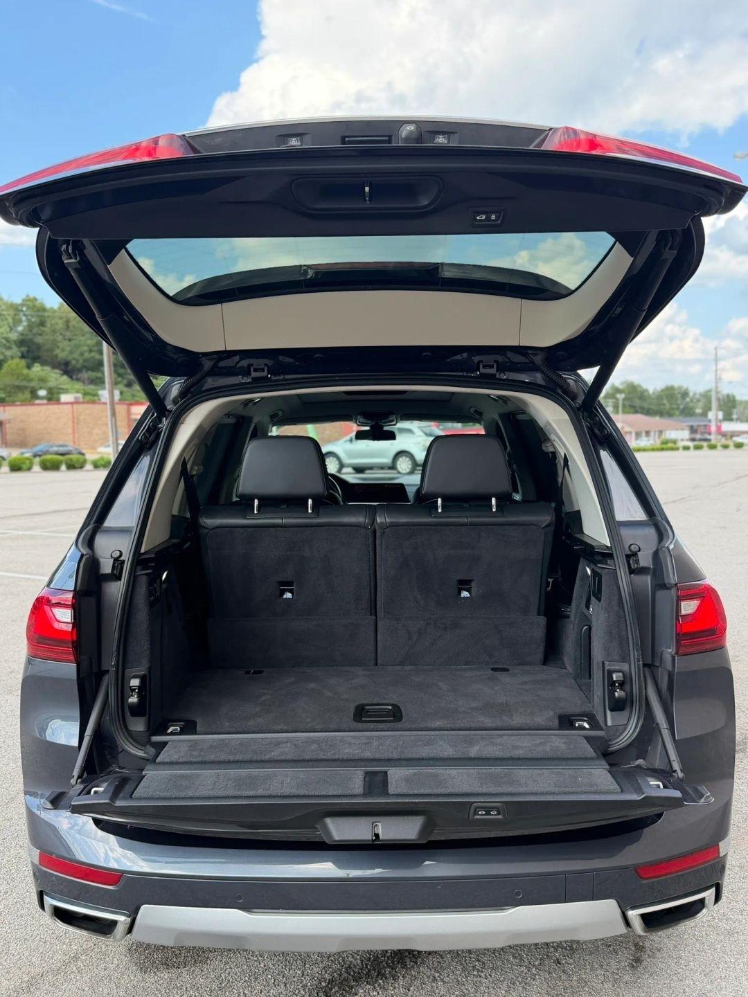 BMW X7 xDrive50i Sports Activity Vehicle 2019