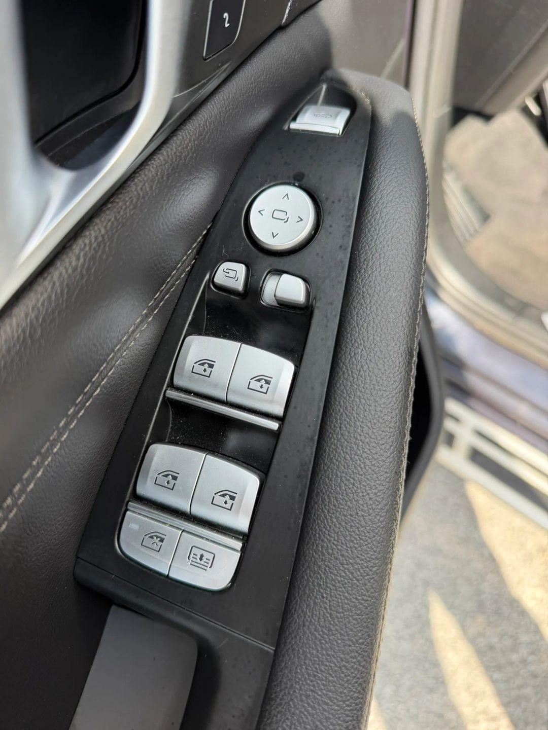 BMW X7 xDrive50i Sports Activity Vehicle 2019