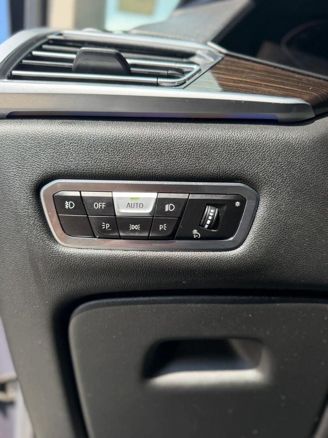 BMW X7 xDrive50i Sports Activity Vehicle 2019