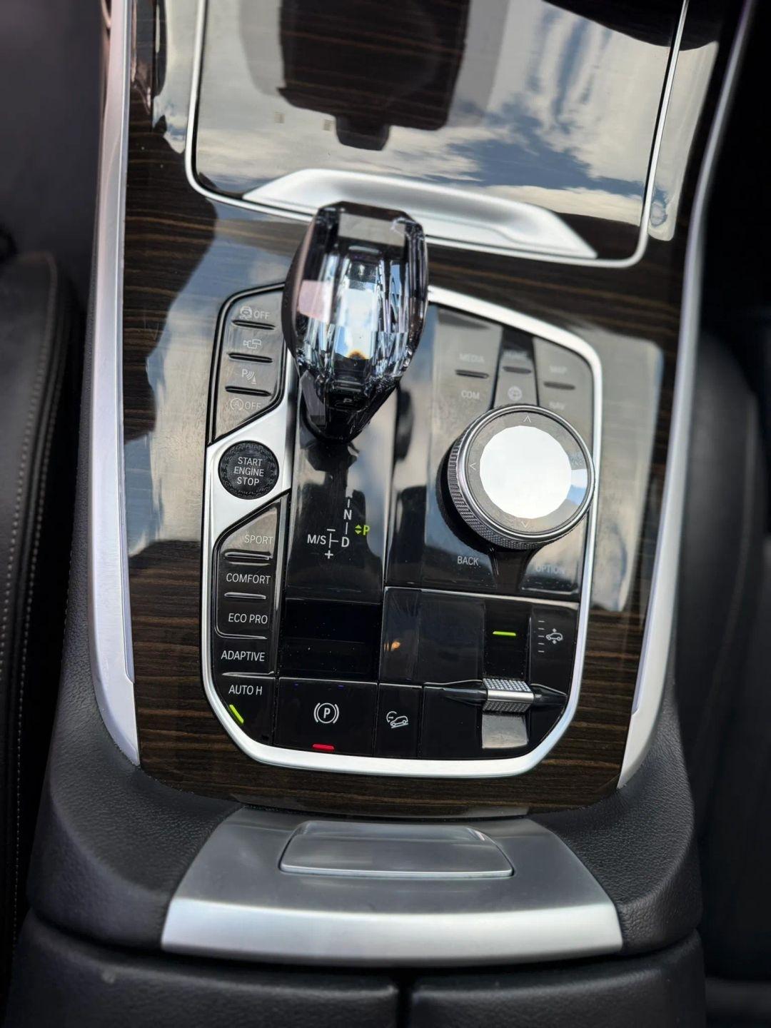 BMW X7 xDrive50i Sports Activity Vehicle 2019
