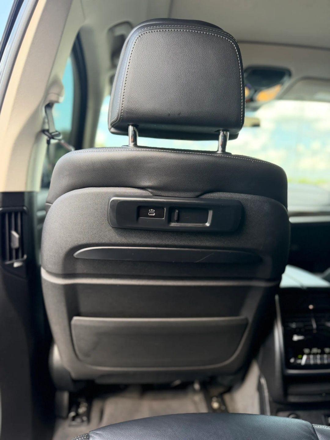 BMW X7 xDrive50i Sports Activity Vehicle 2019
