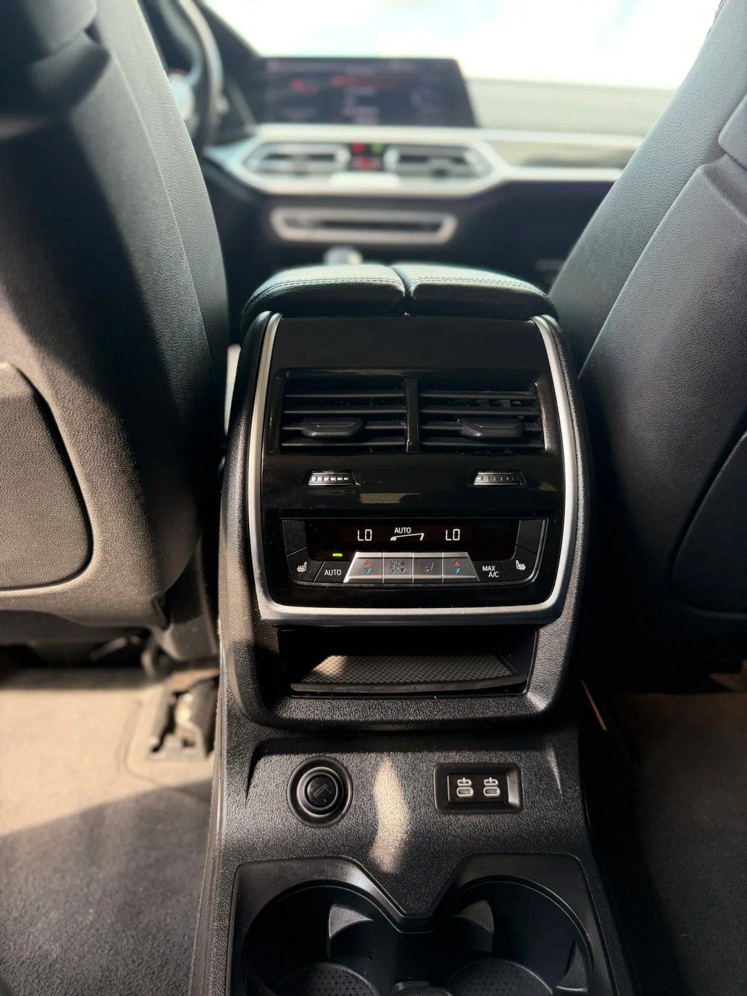 BMW X7 xDrive50i Sports Activity Vehicle 2019