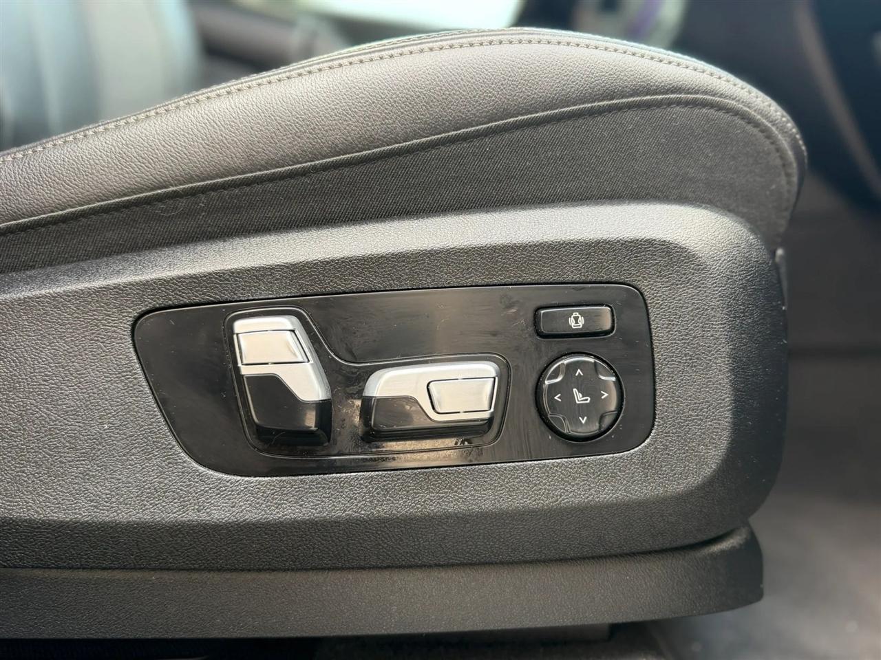BMW X7 xDrive50i Sports Activity Vehicle 2019
