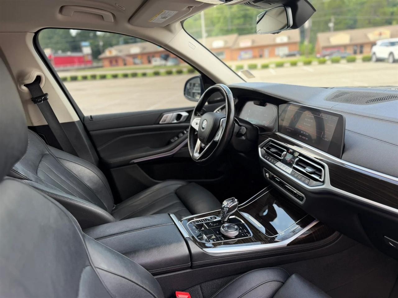 BMW X7 xDrive50i Sports Activity Vehicle 2019
