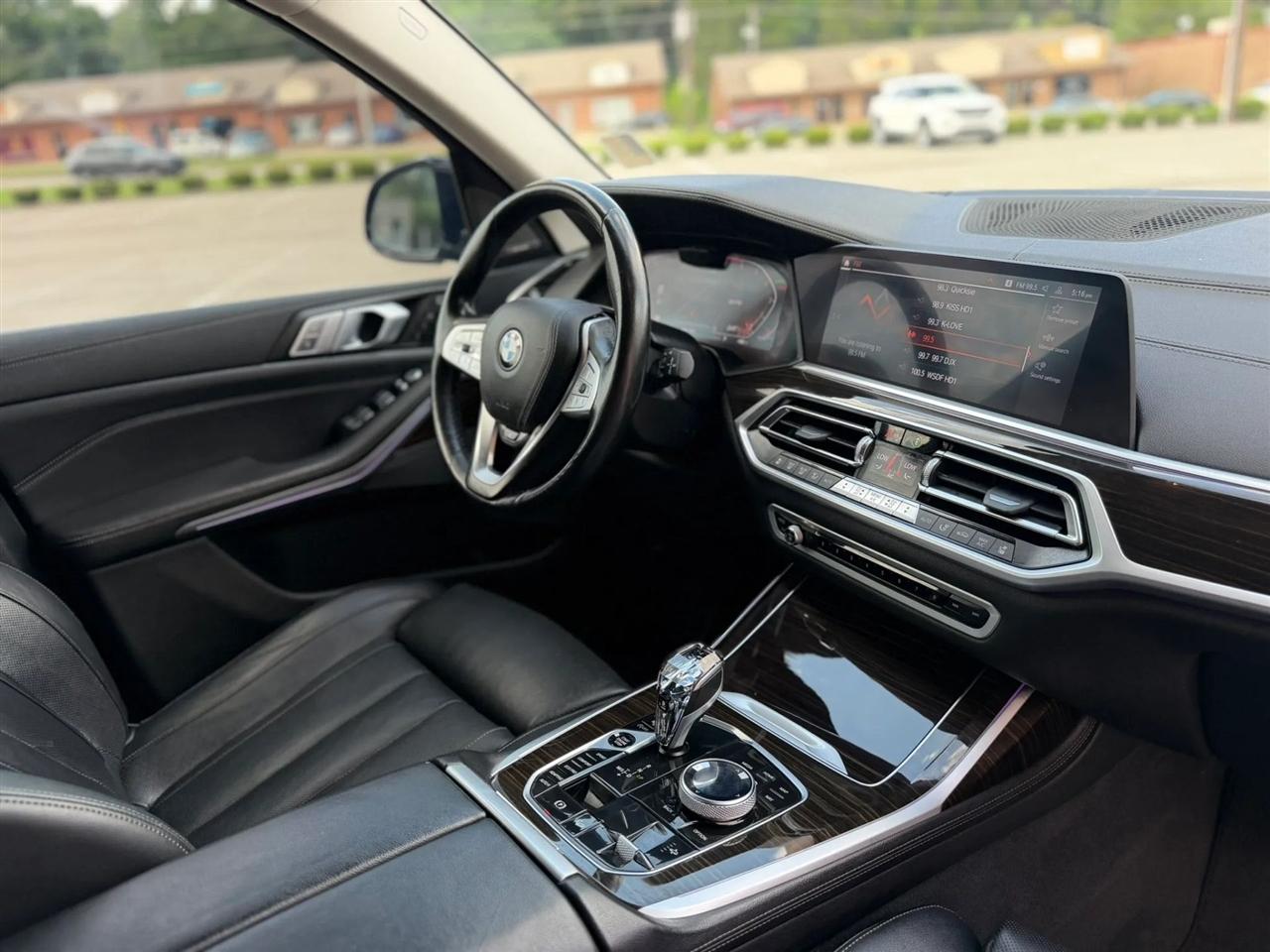 BMW X7 xDrive50i Sports Activity Vehicle 2019