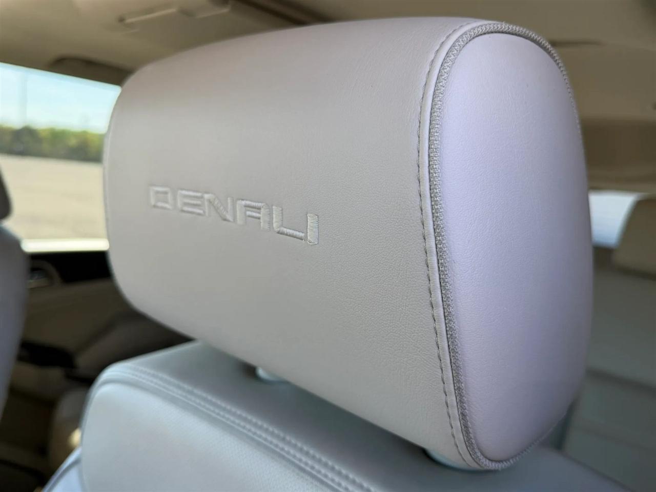 GMC Yukon 4WD 4dr Denali 2018