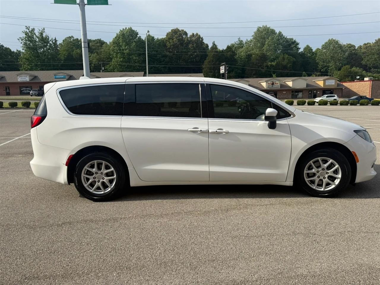 Chrysler Pacifica Touring FWD 2017