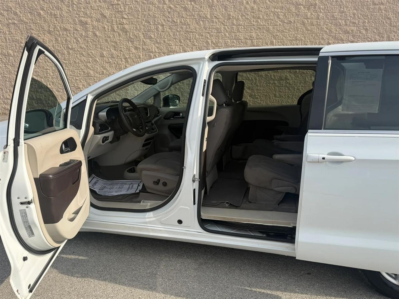 Chrysler Pacifica Touring FWD 2017