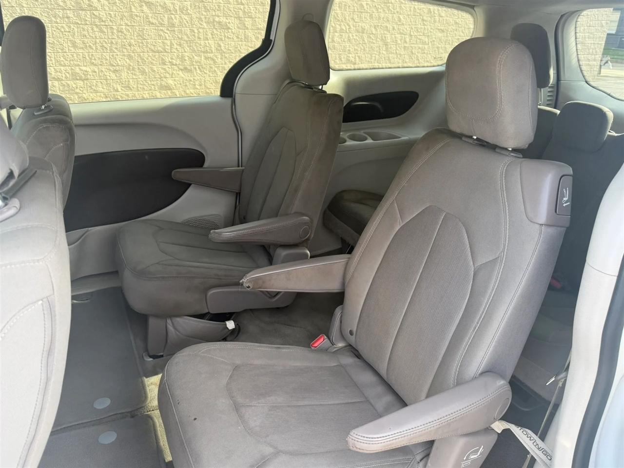 Chrysler Pacifica Touring FWD 2017