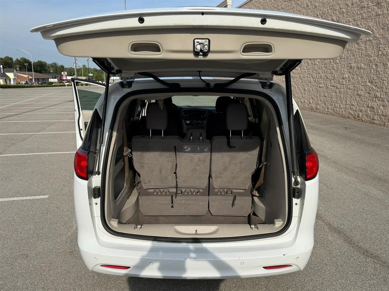 Chrysler Pacifica Touring FWD 2017