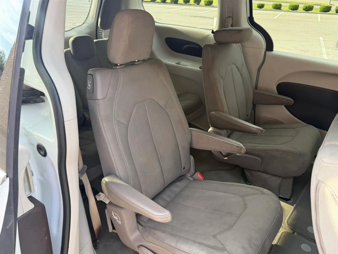 Chrysler Pacifica Touring FWD 2017