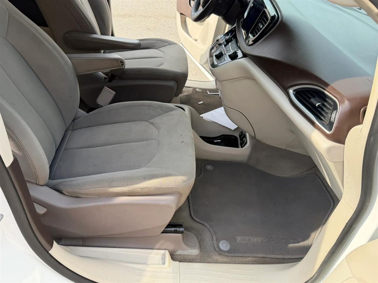 Chrysler Pacifica Touring FWD 2017