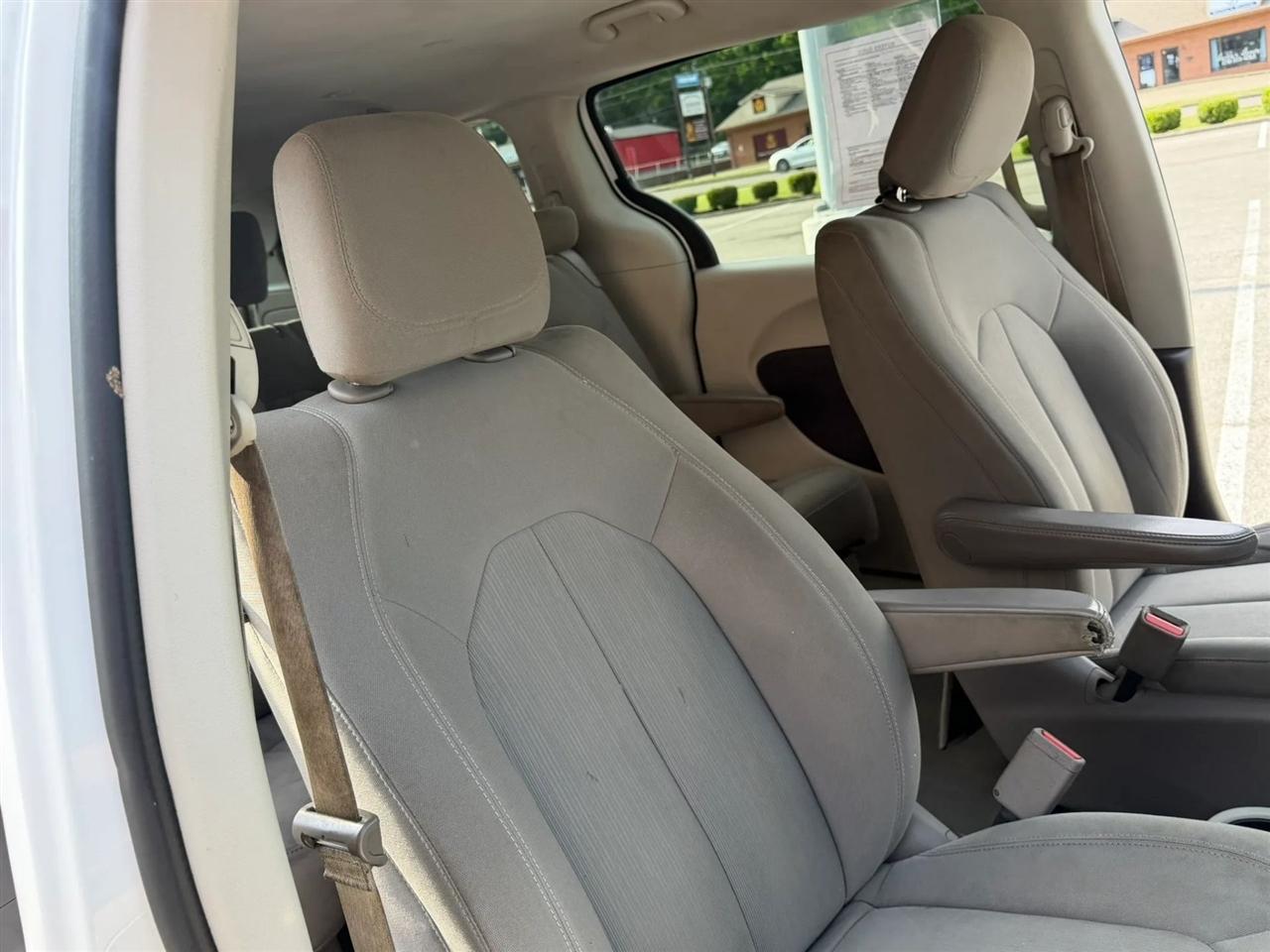 Chrysler Pacifica Touring FWD 2017