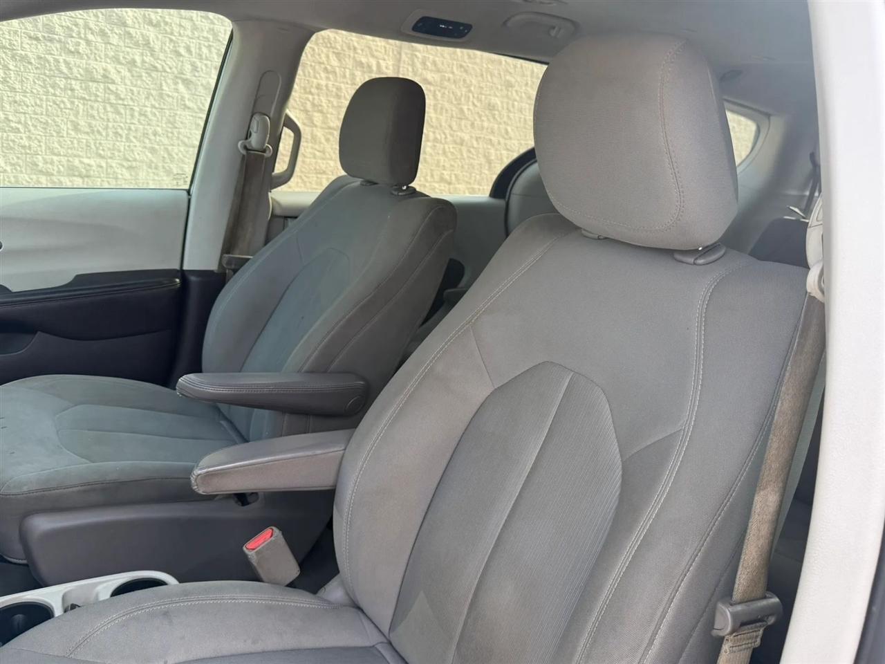 Chrysler Pacifica Touring FWD 2017