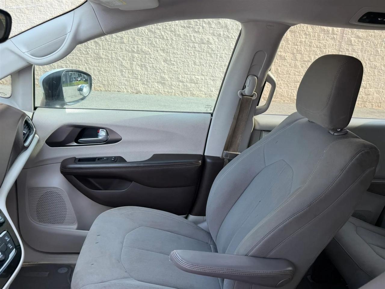 Chrysler Pacifica Touring FWD 2017
