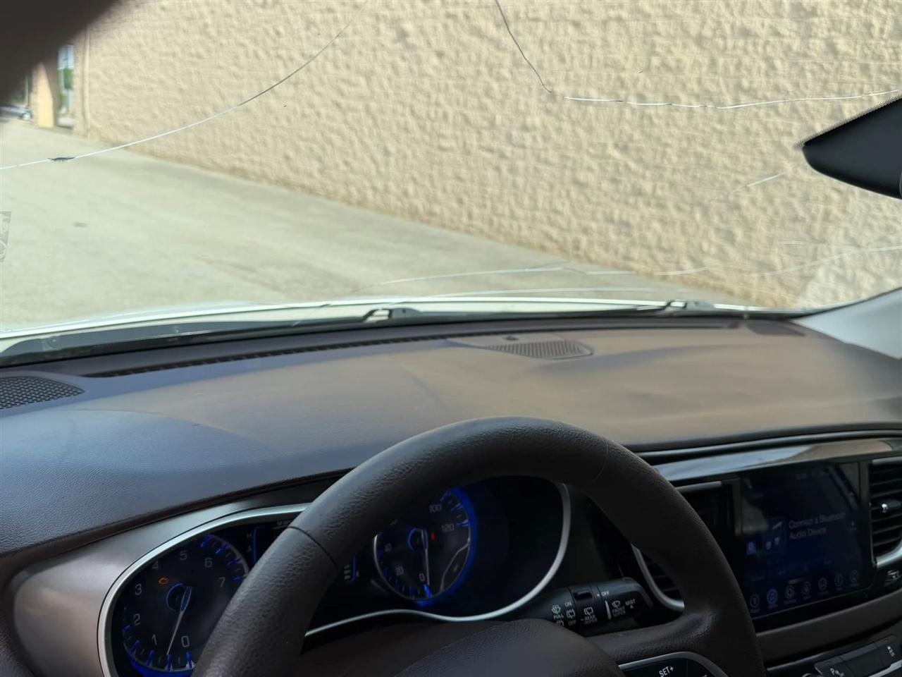 Chrysler Pacifica Touring FWD 2017