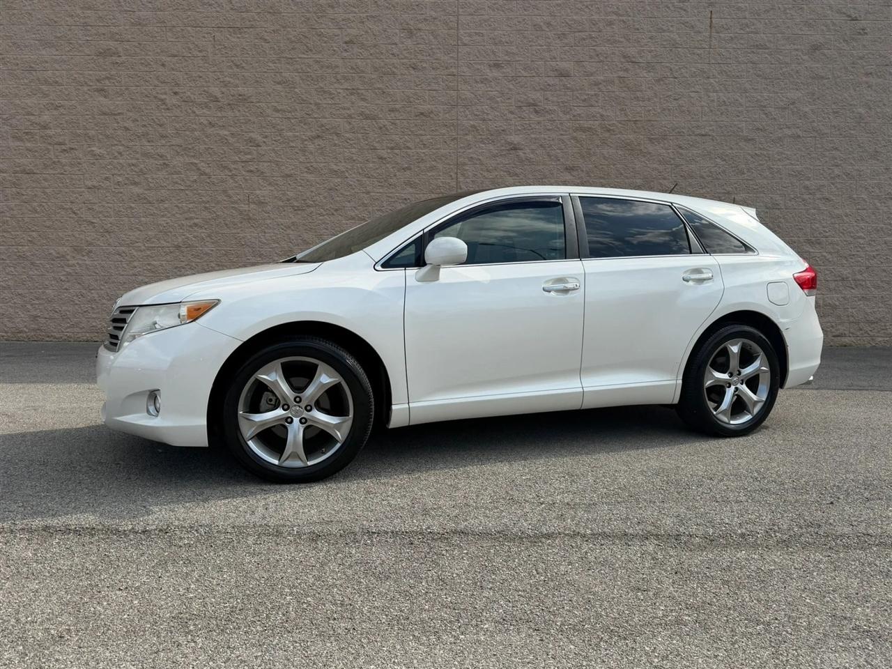 Toyota Venza 4dr Wgn V6 AWD (Natl) 2010
