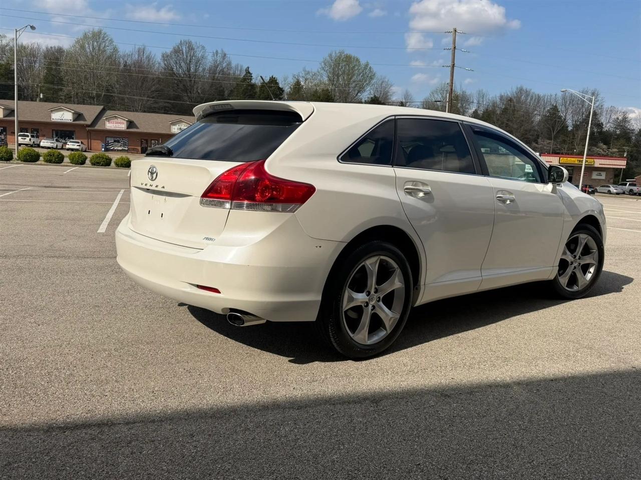 Toyota Venza 4dr Wgn V6 AWD (Natl) 2010
