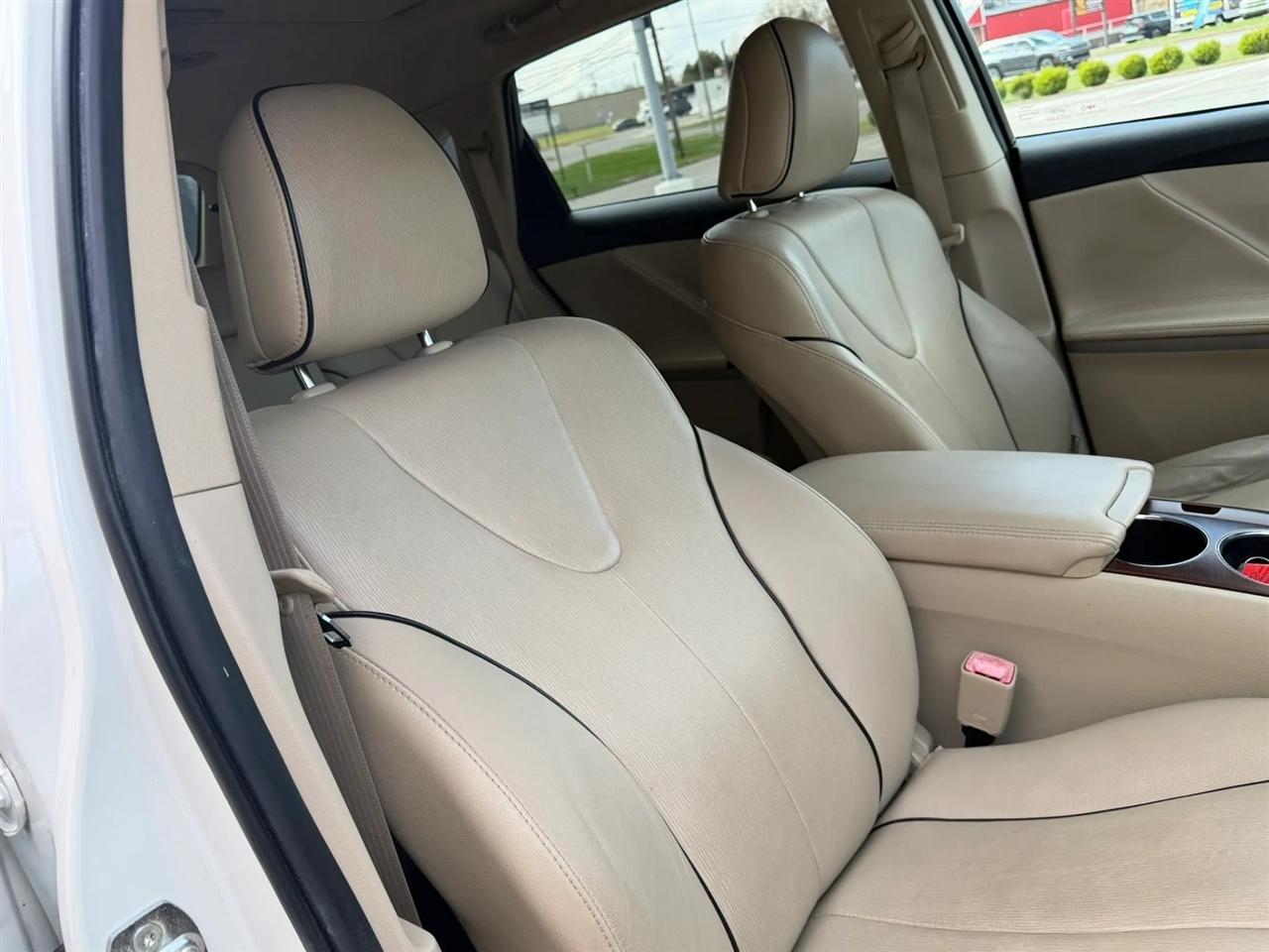 Toyota Venza 4dr Wgn V6 AWD (Natl) 2010
