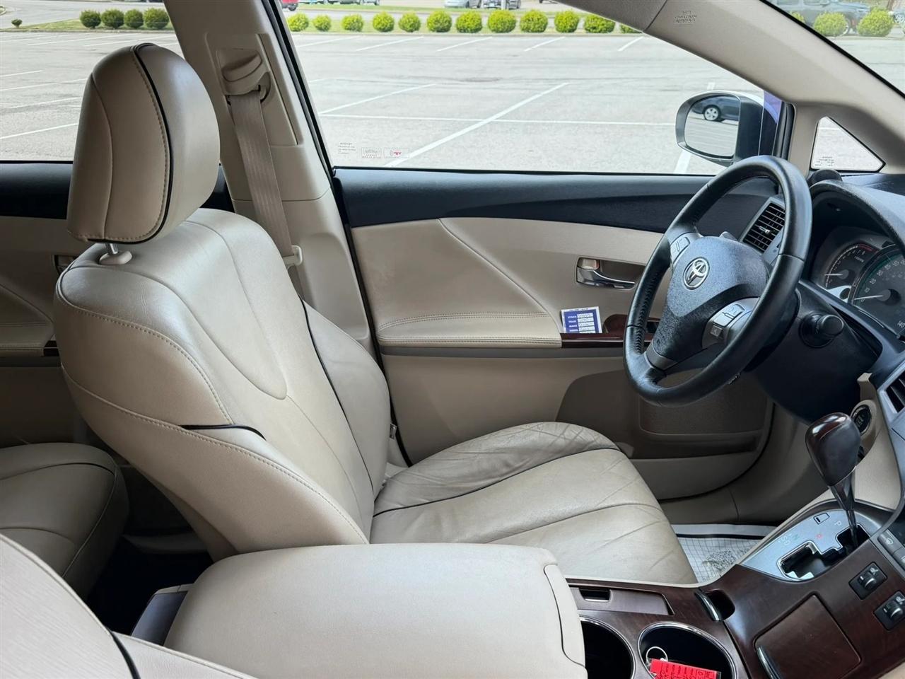Toyota Venza 4dr Wgn V6 AWD (Natl) 2010
