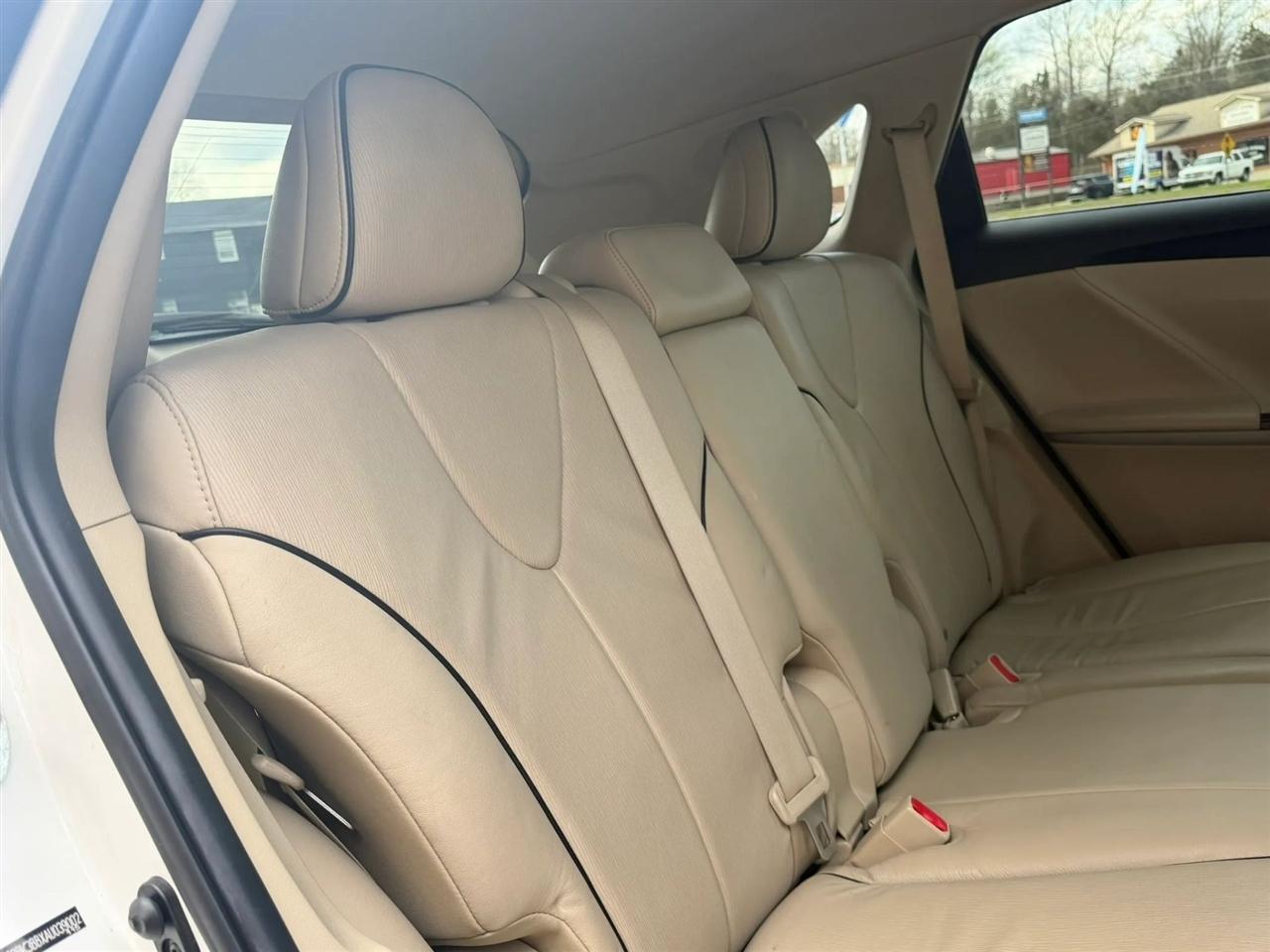 Toyota Venza 4dr Wgn V6 AWD (Natl) 2010