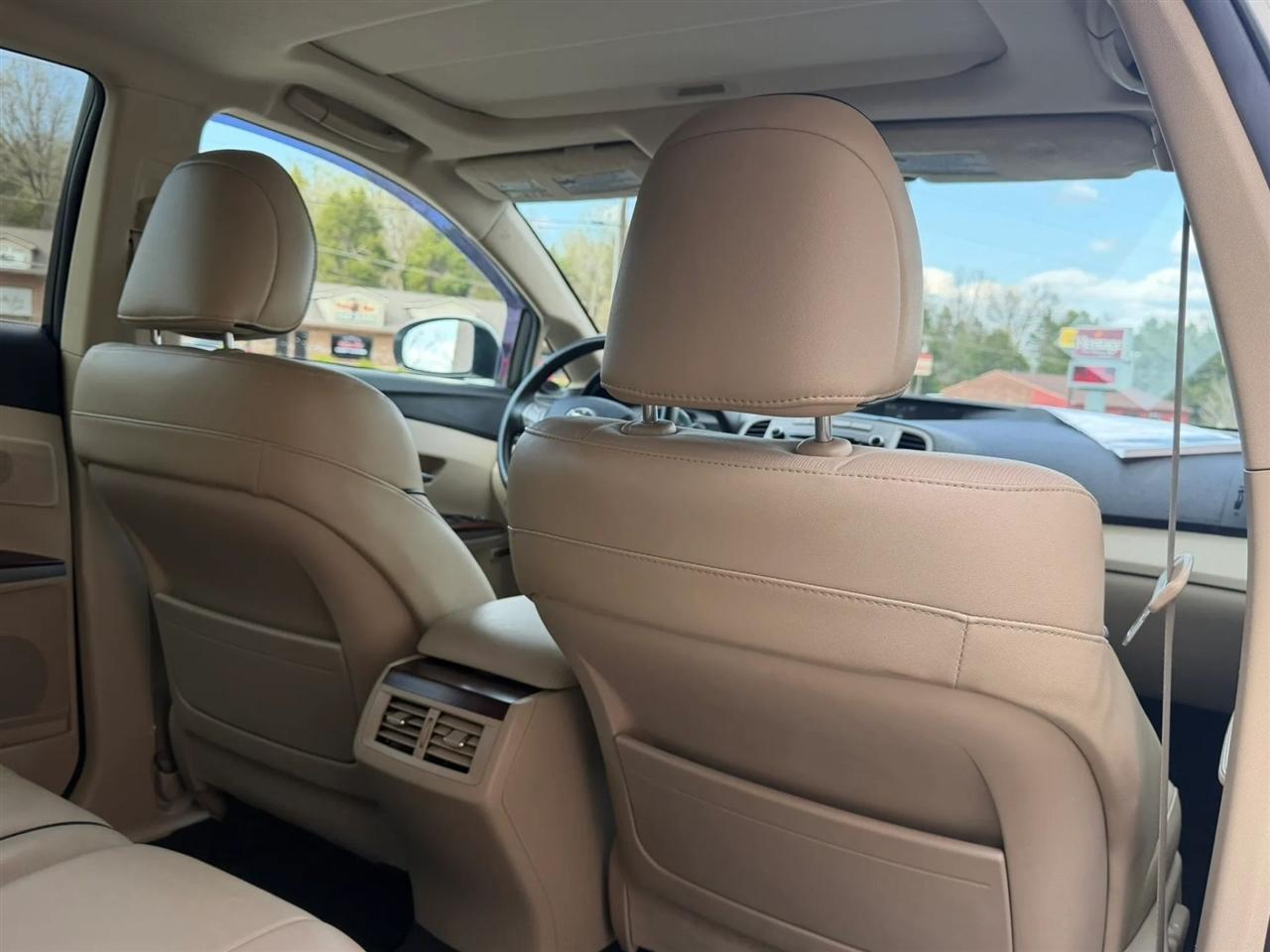 Toyota Venza 4dr Wgn V6 AWD (Natl) 2010