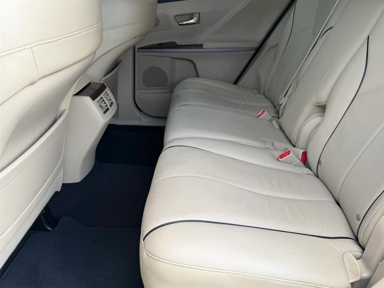 Toyota Venza 4dr Wgn V6 AWD (Natl) 2010