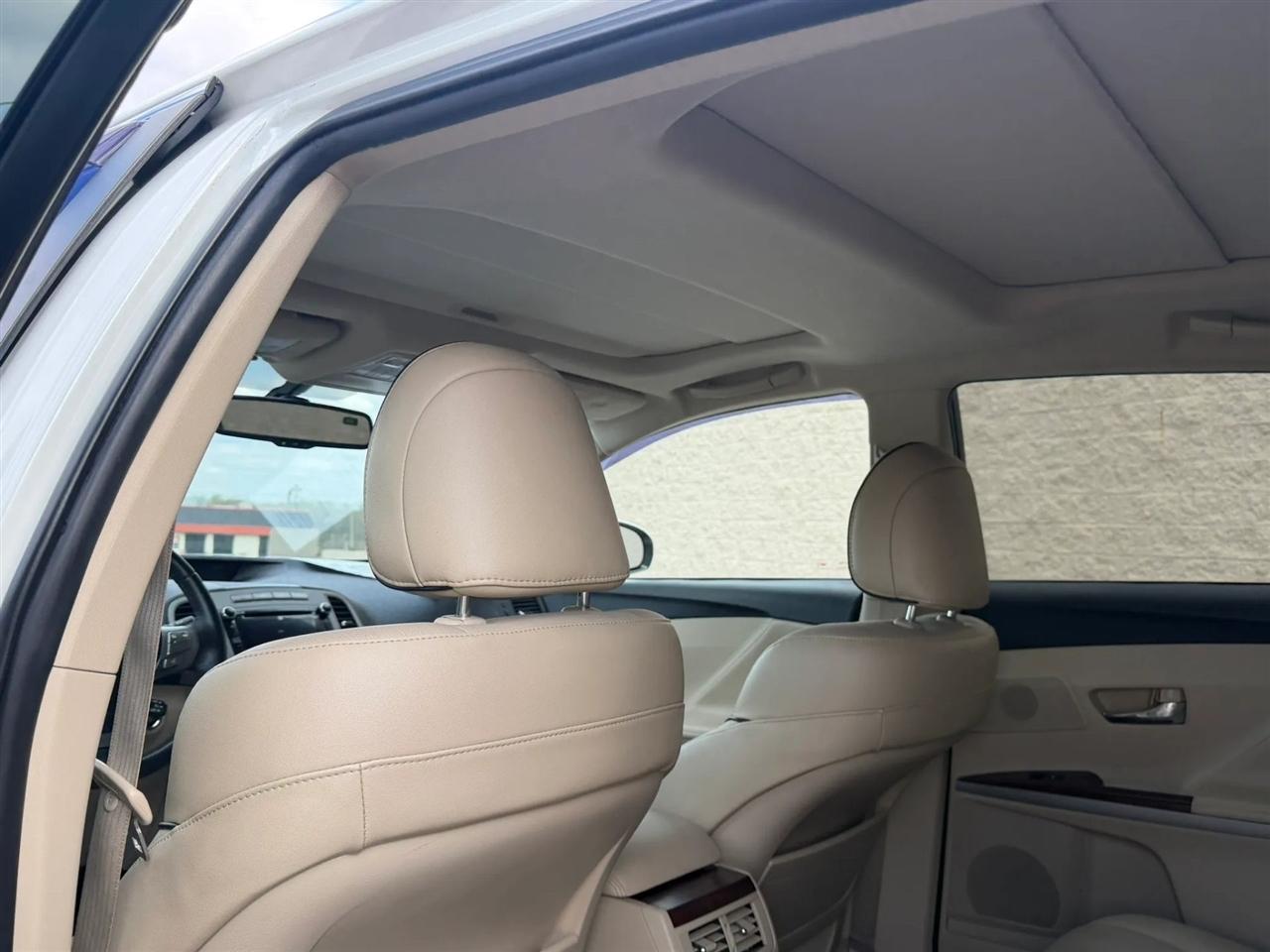 Toyota Venza 4dr Wgn V6 AWD (Natl) 2010