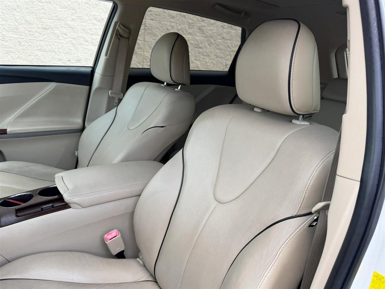 Toyota Venza 4dr Wgn V6 AWD (Natl) 2010