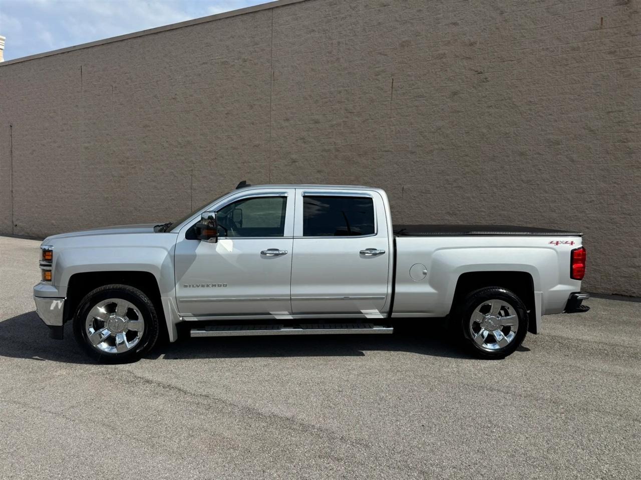 Chevrolet Silverado 1500 4WD Crew Cab 153.0" LTZ w/1LZ 2015