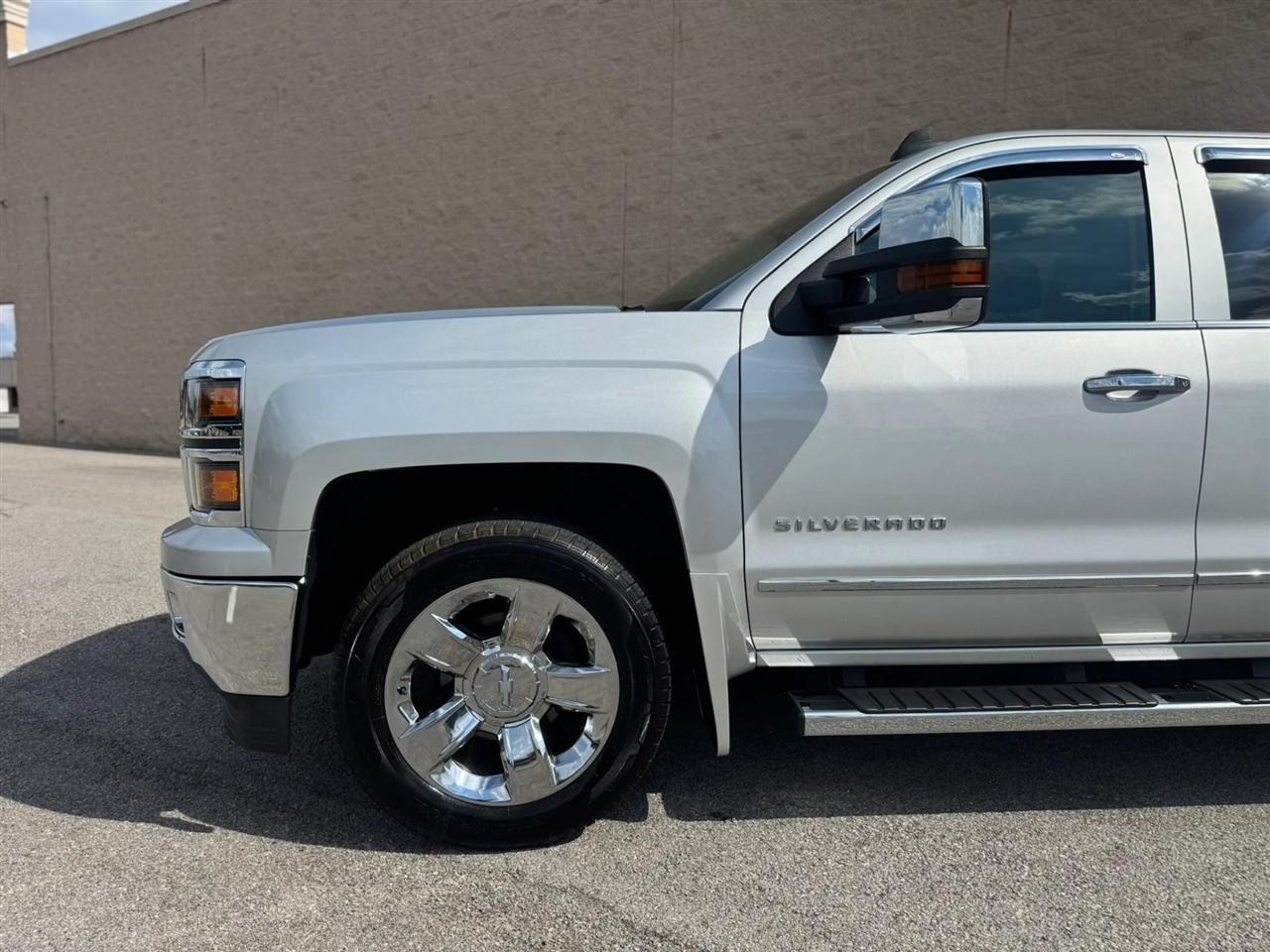 Chevrolet Silverado 1500 4WD Crew Cab 153.0" LTZ w/1LZ 2015