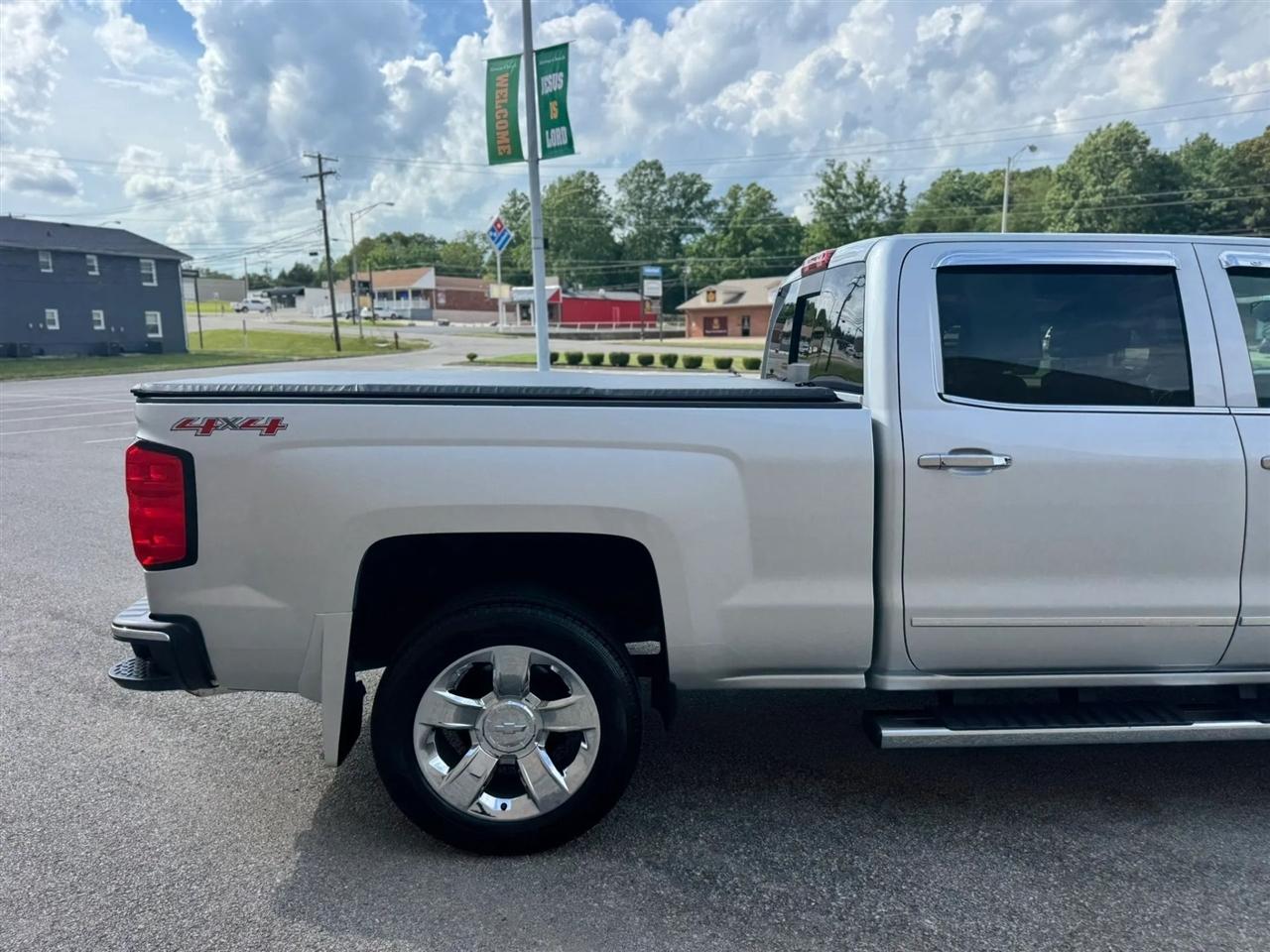 Chevrolet Silverado 1500 4WD Crew Cab 153.0" LTZ w/1LZ 2015