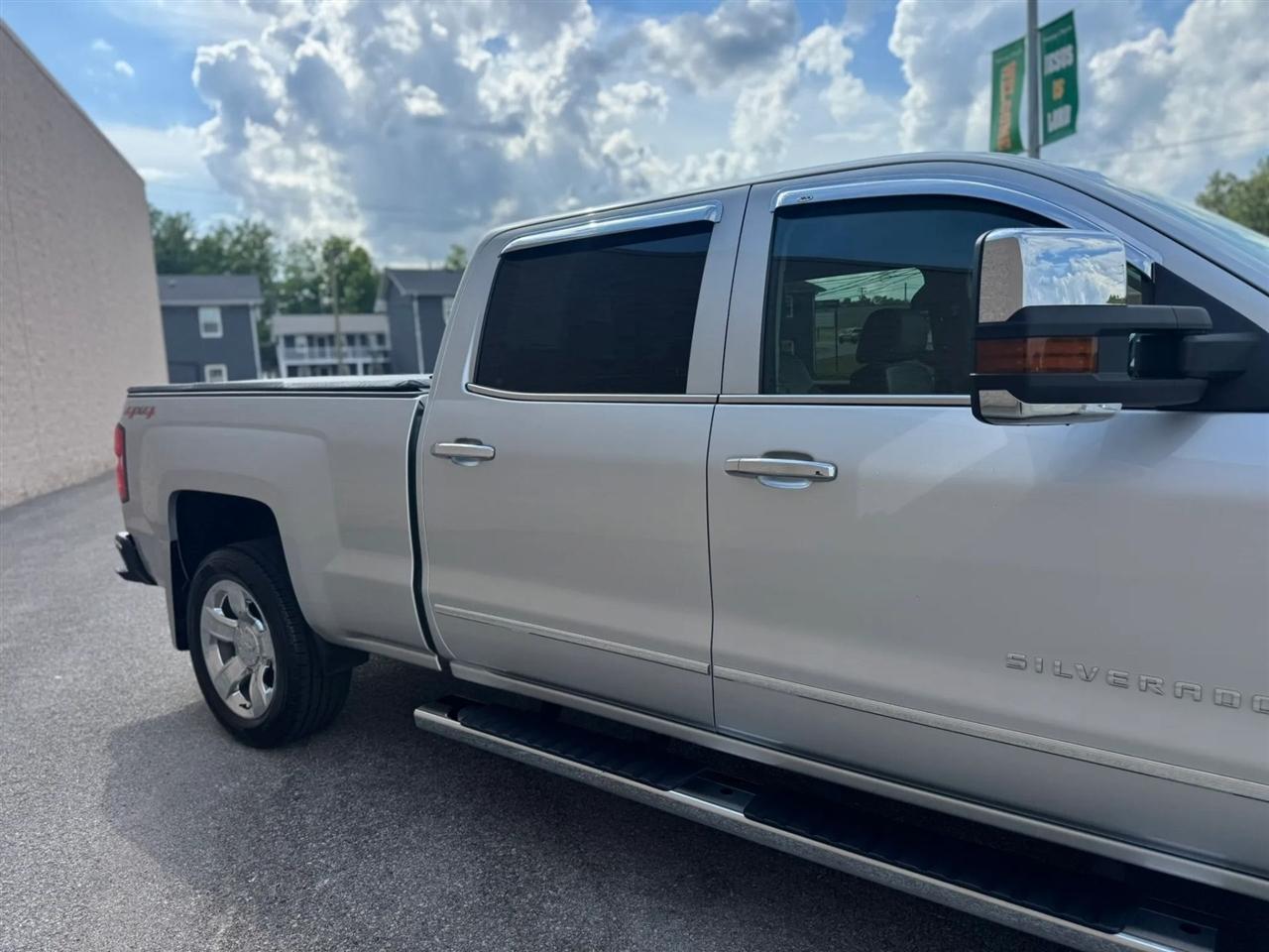 Chevrolet Silverado 1500 4WD Crew Cab 153.0" LTZ w/1LZ 2015