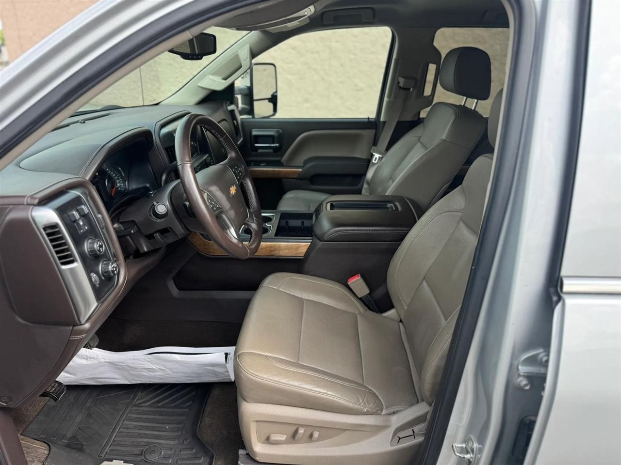 Chevrolet Silverado 1500 4WD Crew Cab 153.0" LTZ w/1LZ 2015