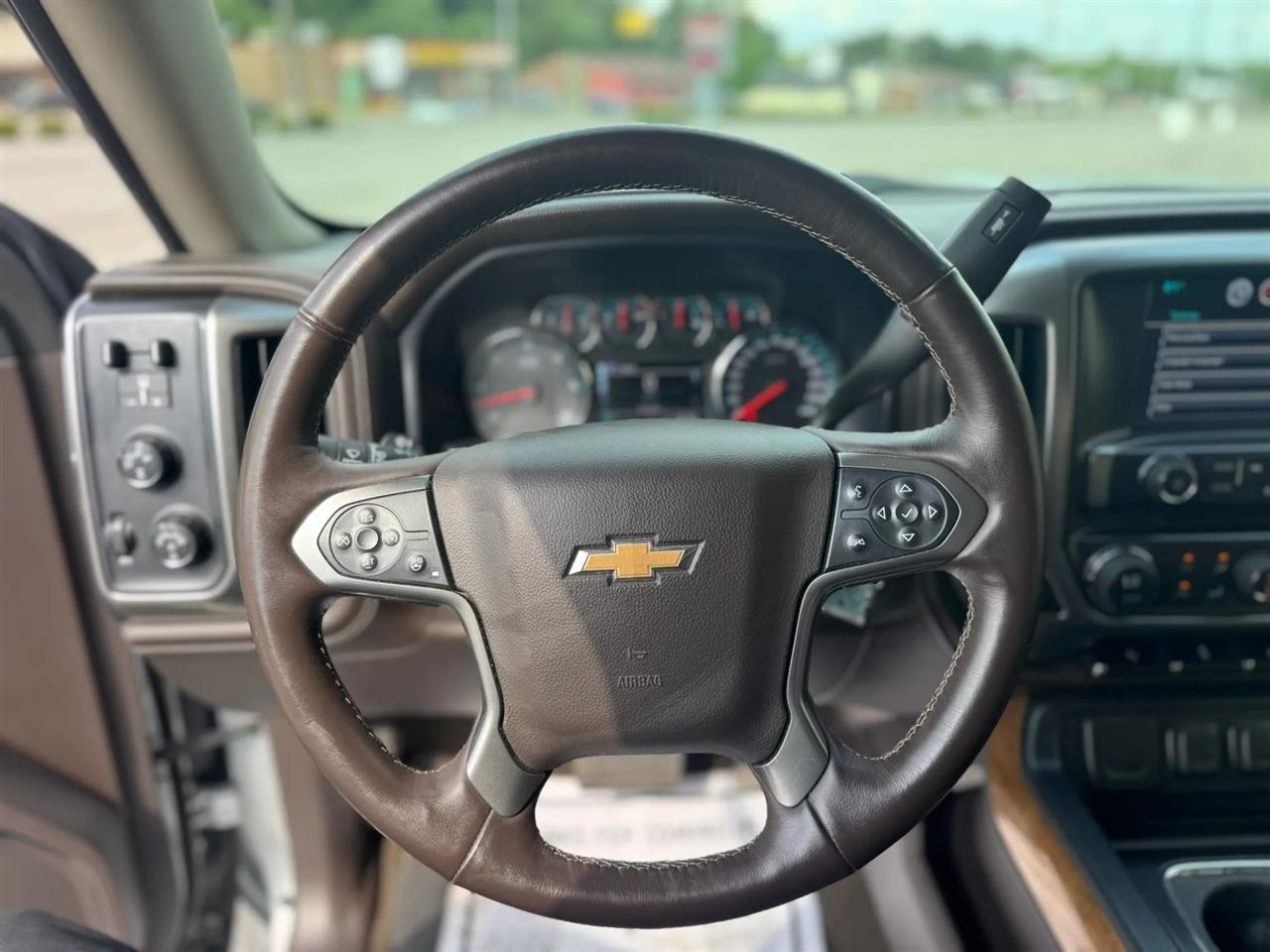 Chevrolet Silverado 1500 4WD Crew Cab 153.0" LTZ w/1LZ 2015