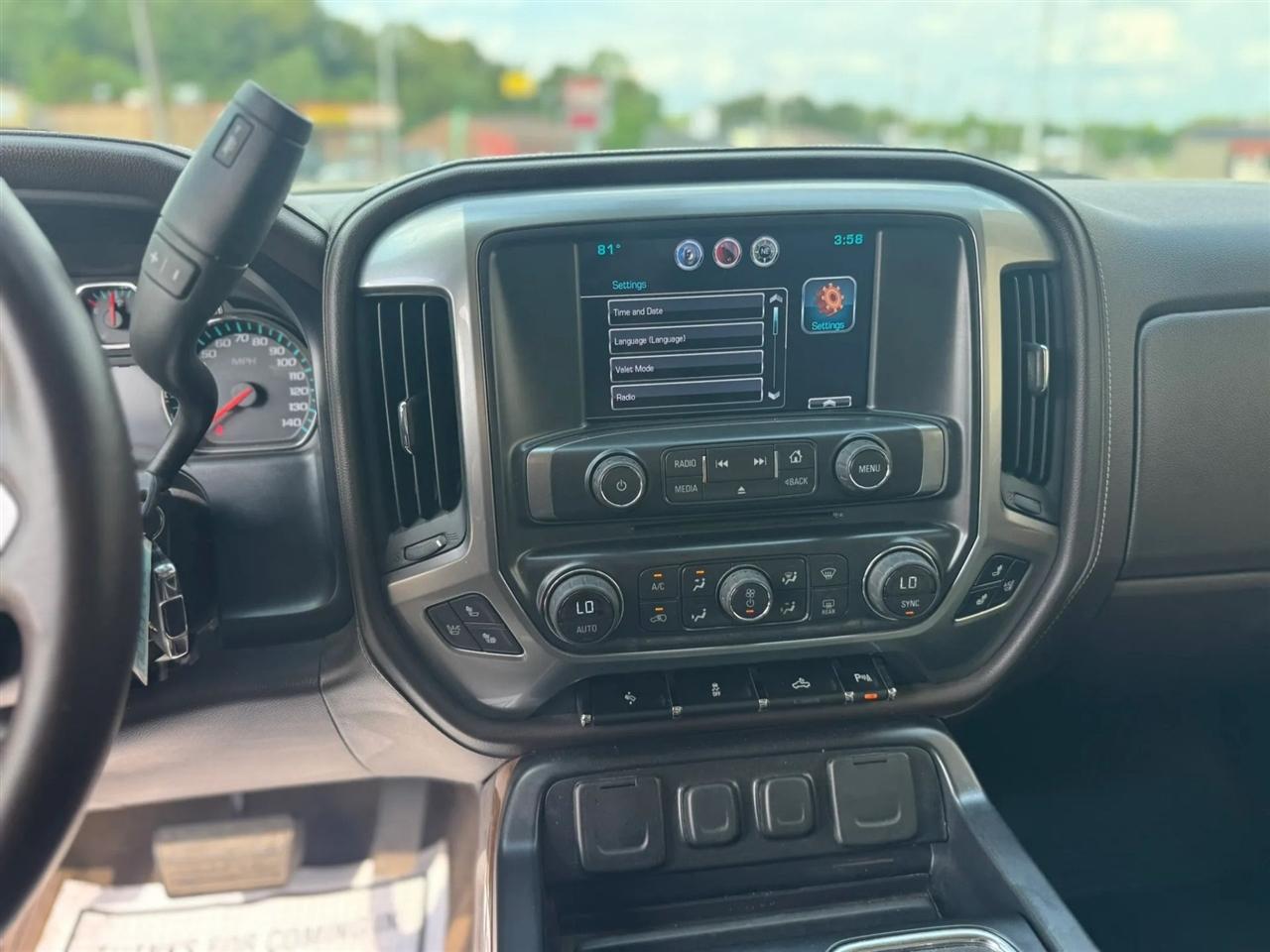 Chevrolet Silverado 1500 4WD Crew Cab 153.0" LTZ w/1LZ 2015